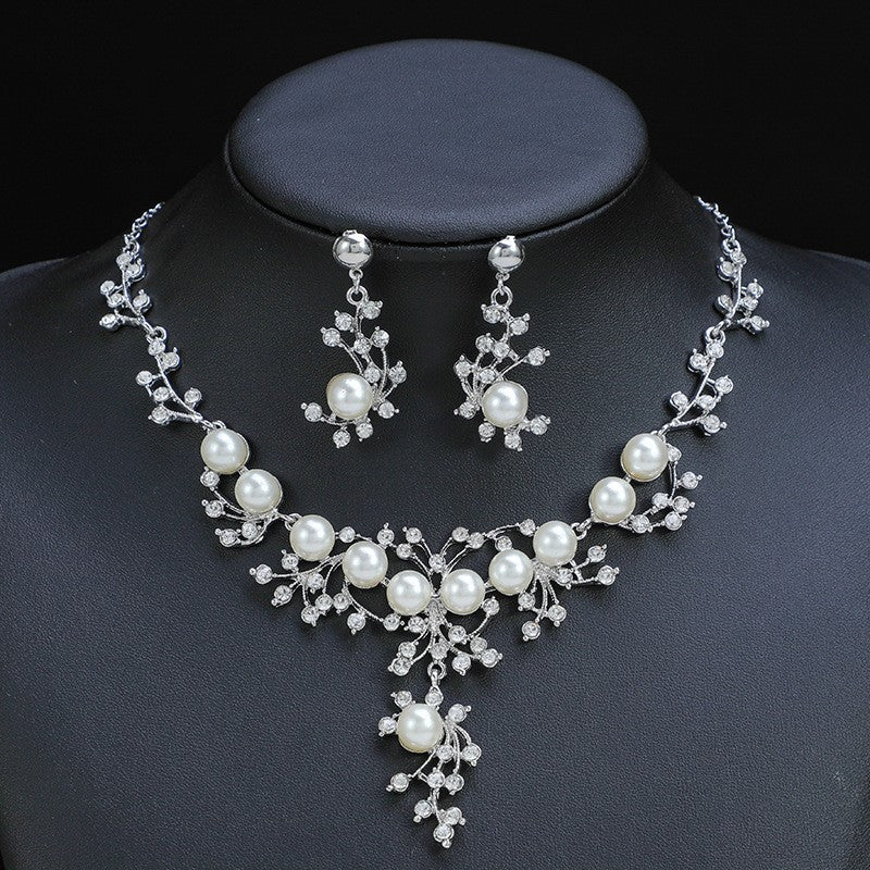 Women's Fashion Necklace Two-piece Earrings Set