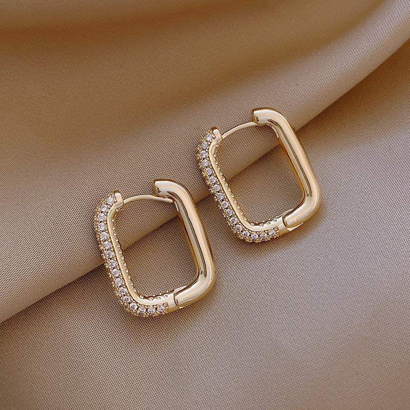 Oval Cluster
