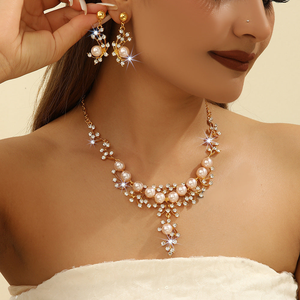 Women's Fashion Necklace Two-piece Earrings Set