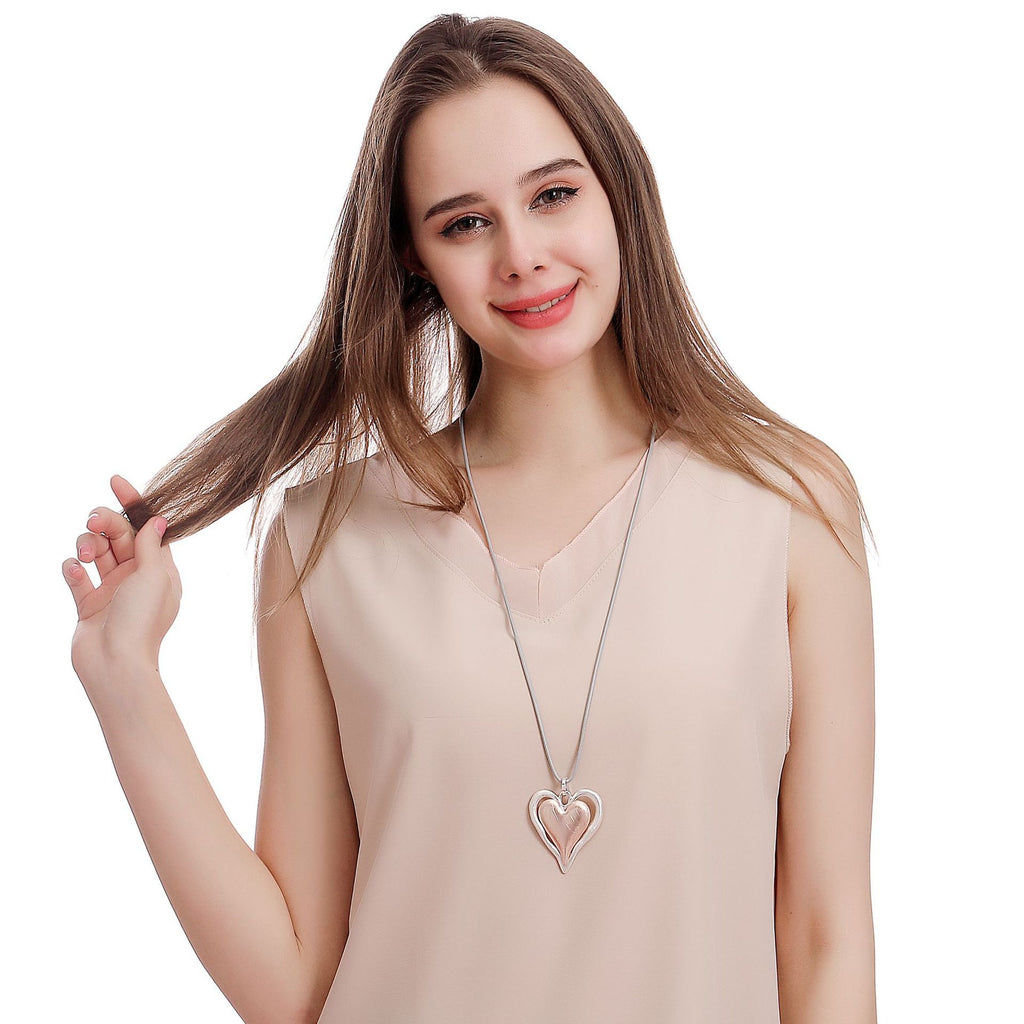 Peach Heart Two-color Classic Geometric Women's Long Metal Sweater Chain