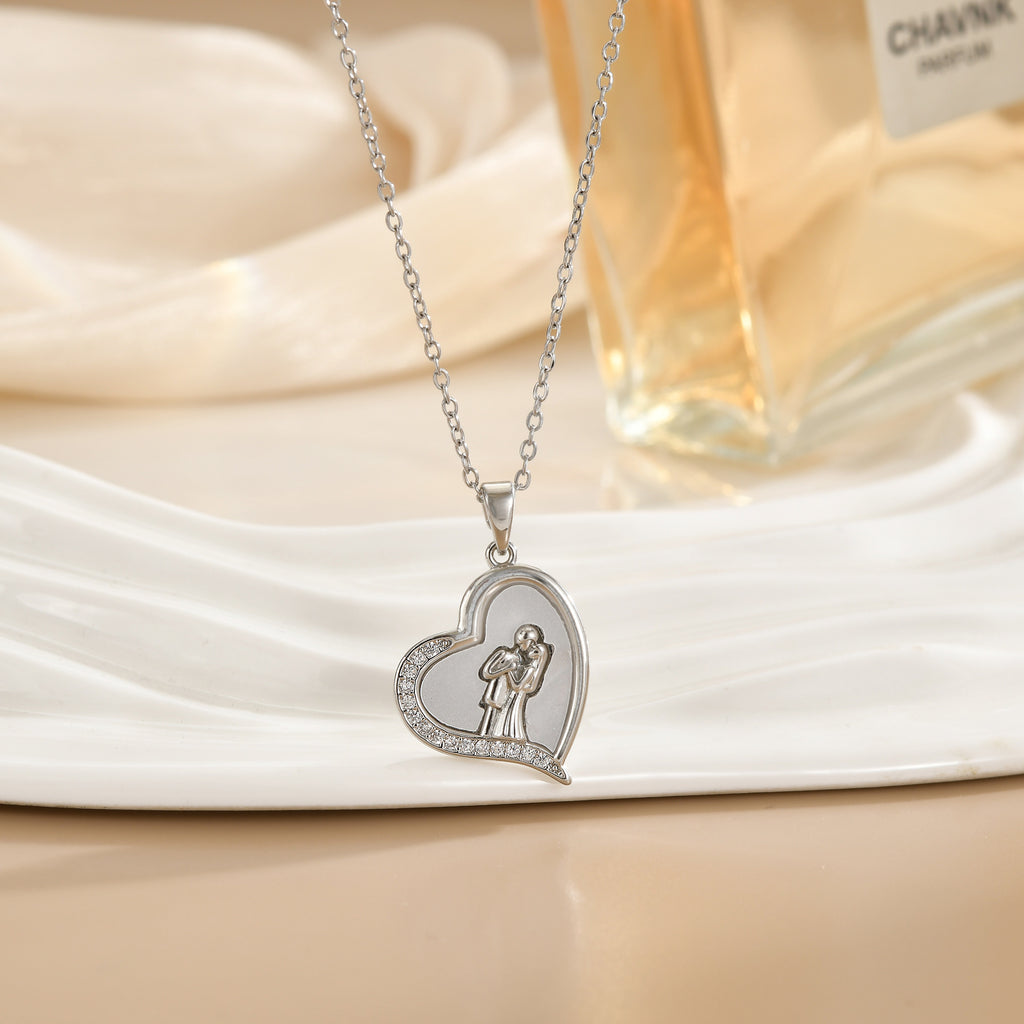 European And American Fashion Special-interest Love Fritillary Shape Design Pendant Clavicle Chain Female