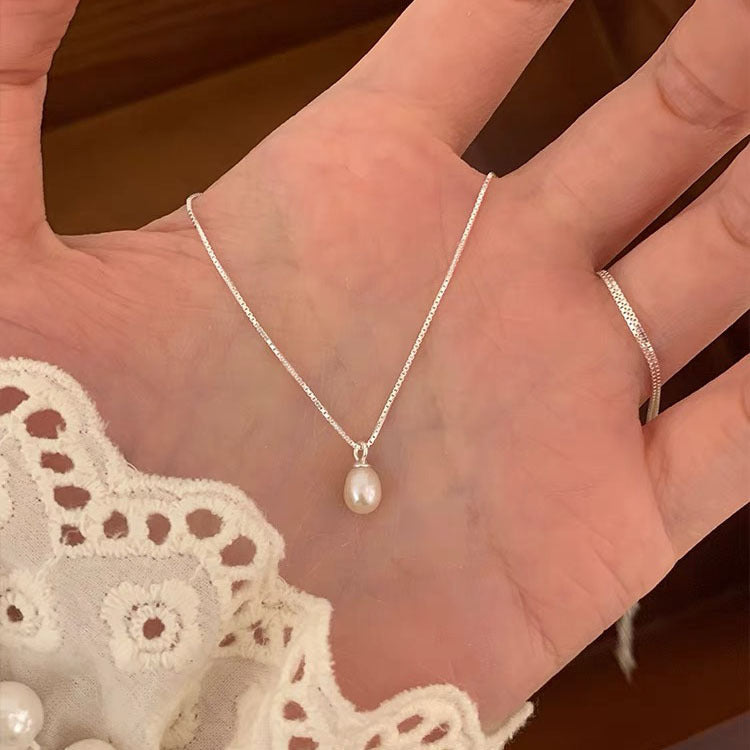 Titanium Steel Necklace Female Niche Design Hot Girl Short Pearl